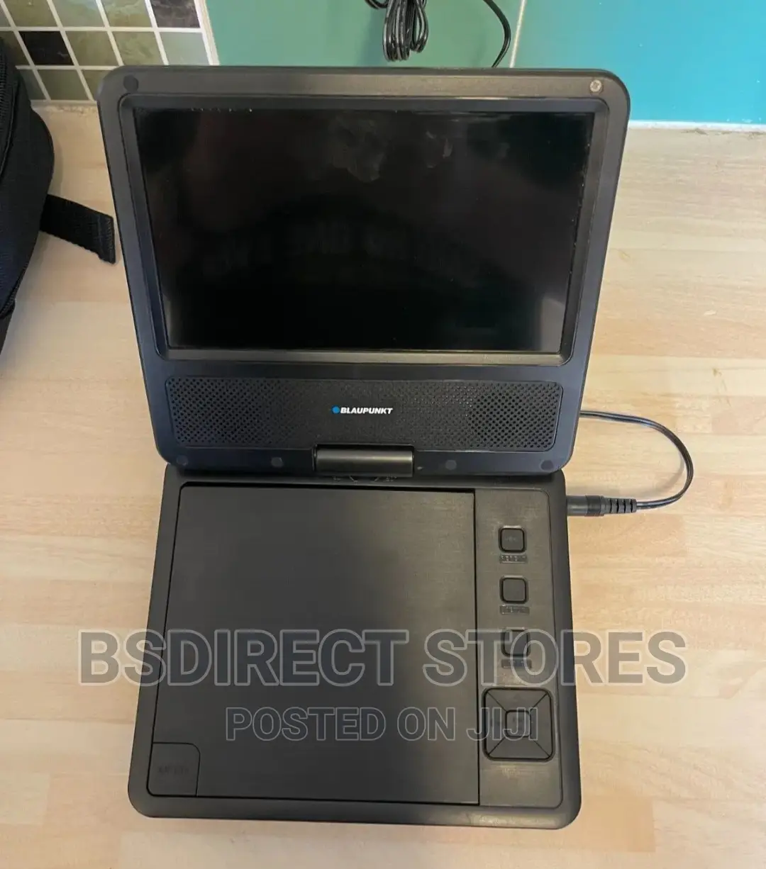 Blaupunkt 7 Inch LCD Rechargeable Portable DVD Player Black