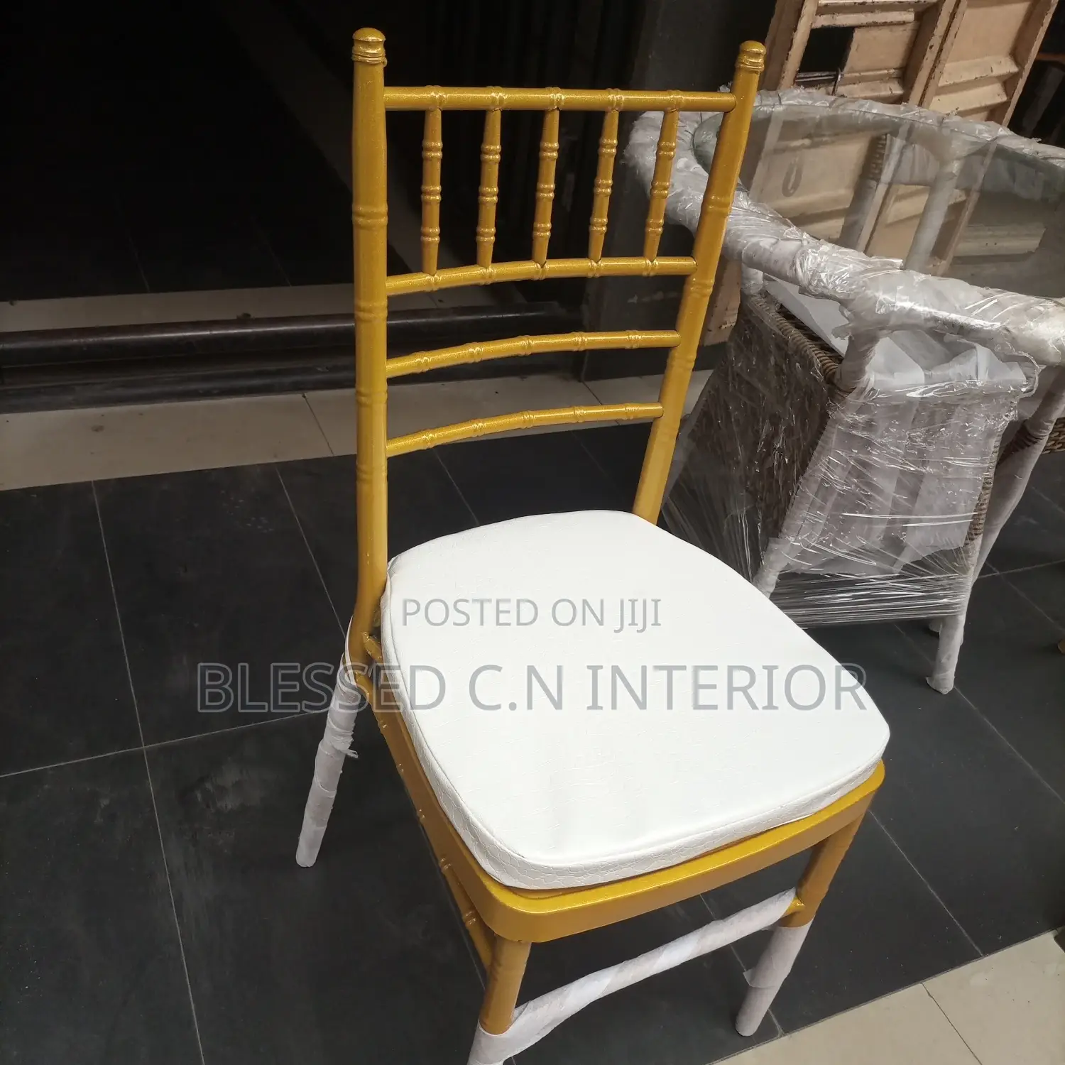 Higher Quality Chivaly Chair With Cushion