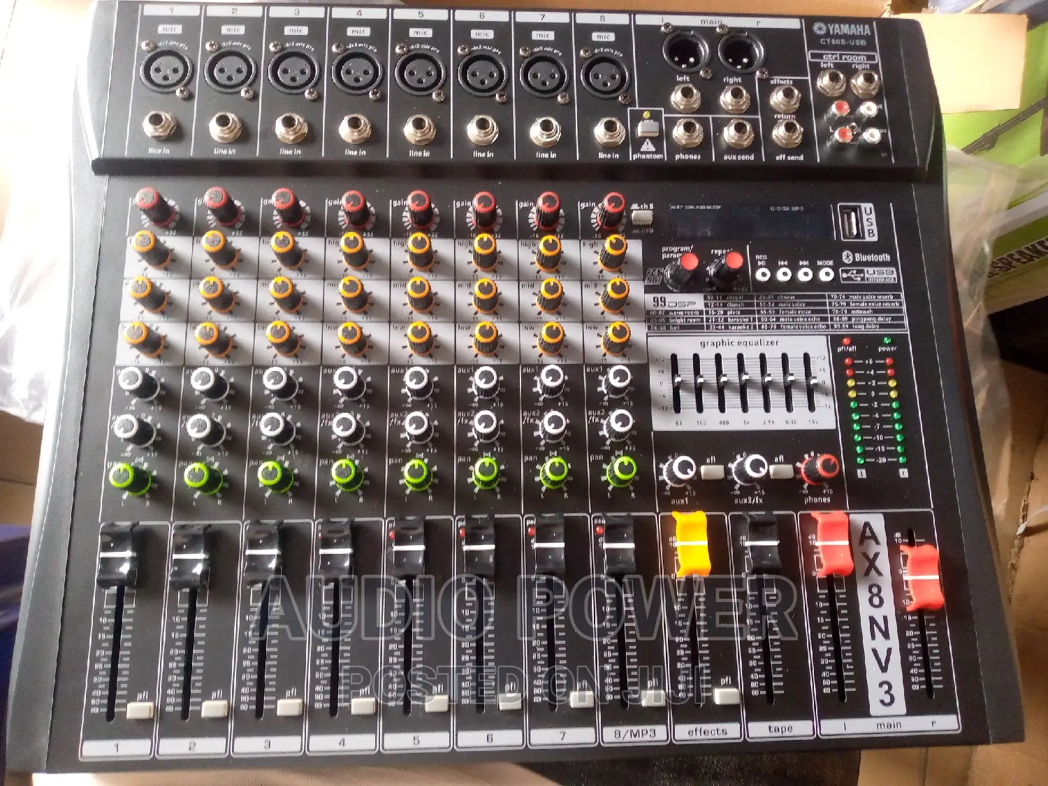Yamaha 8 Channels Mixer