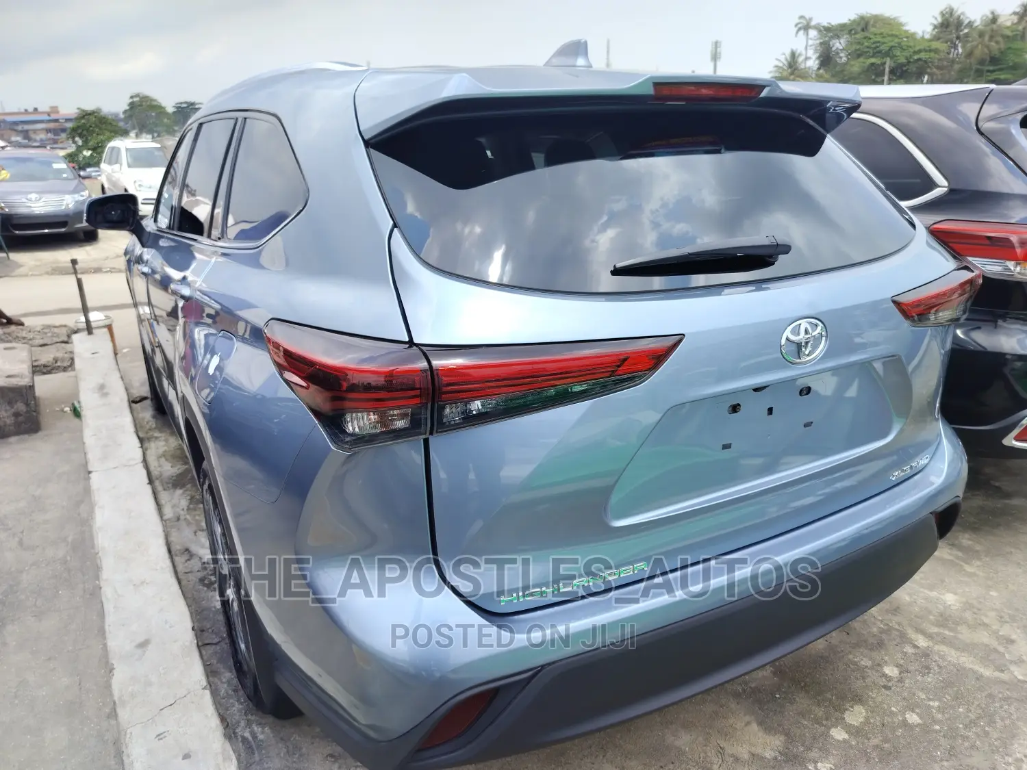 Toyota Highlander XLE 2022 Blue