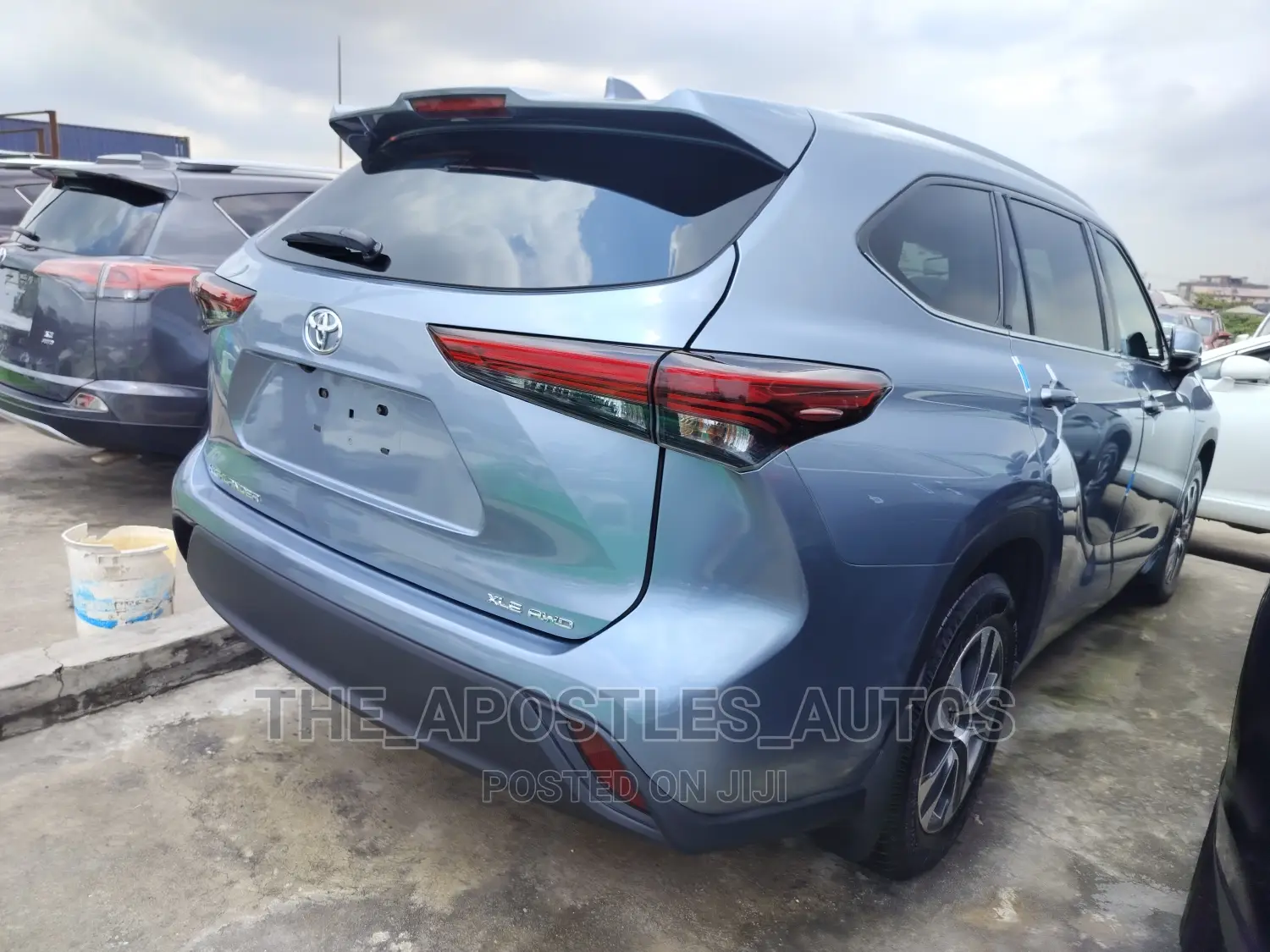 Toyota Highlander XLE 2022 Blue