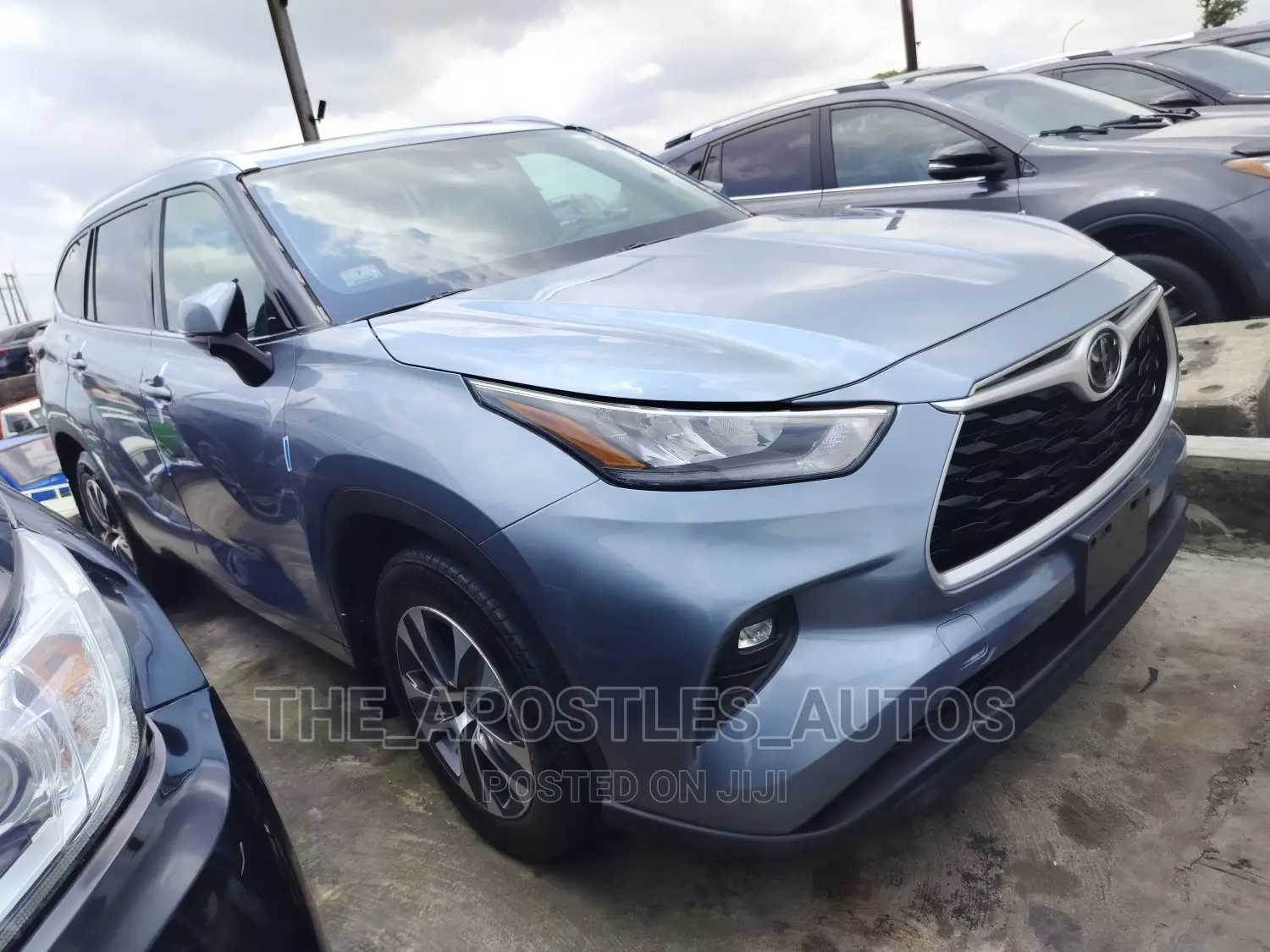 Toyota Highlander XLE 2022 Blue