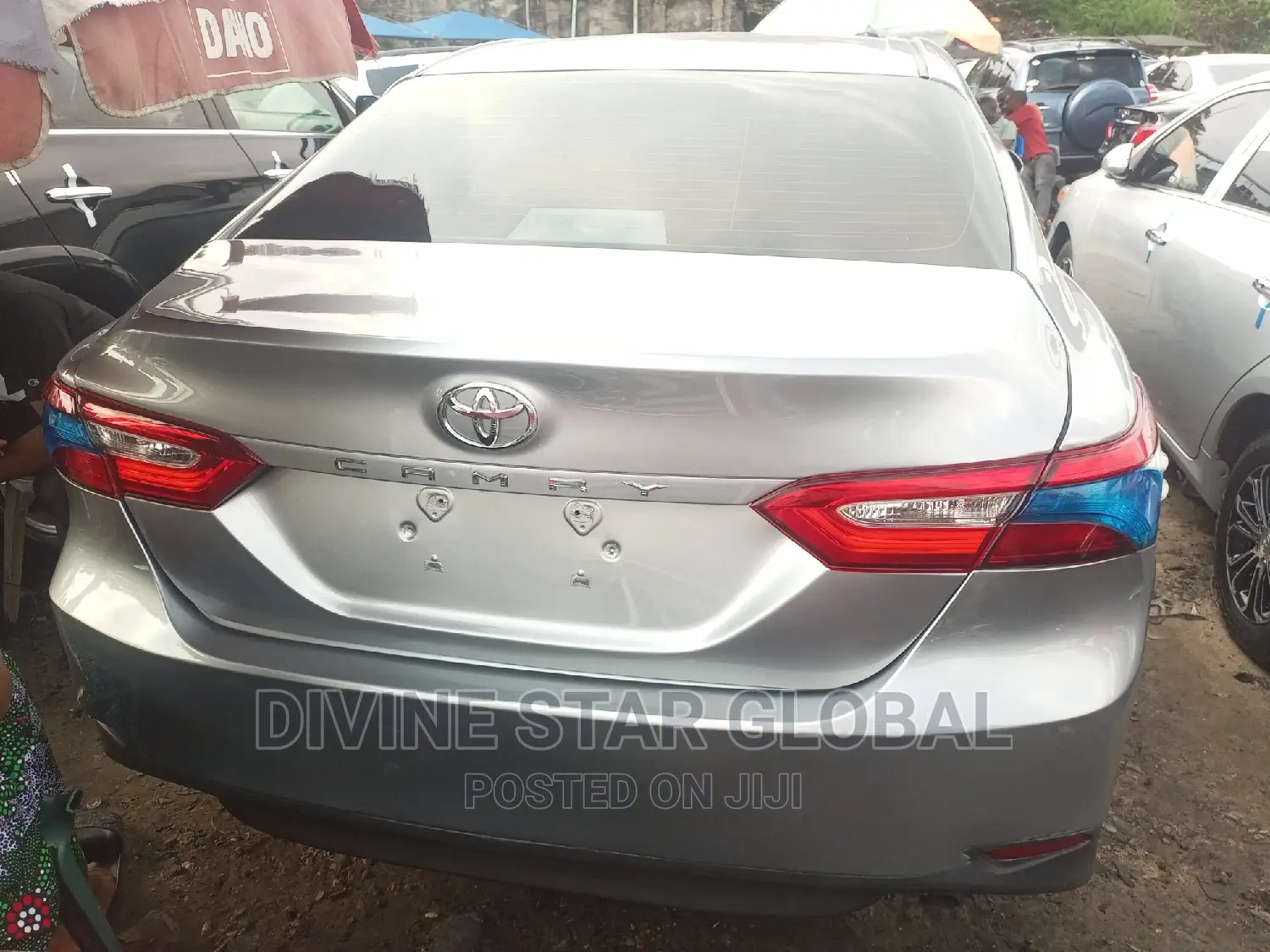 Toyota Camry LE FWD (2.5L 4cyl 8AM) 2018 Blue