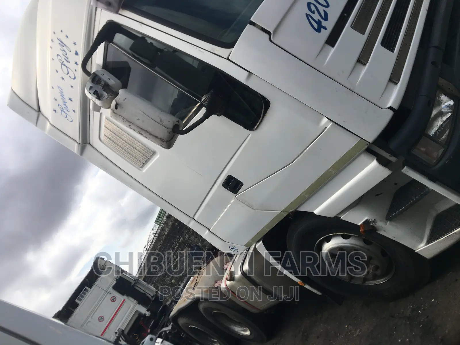 IVECO Trailer-Head 10 Tyres