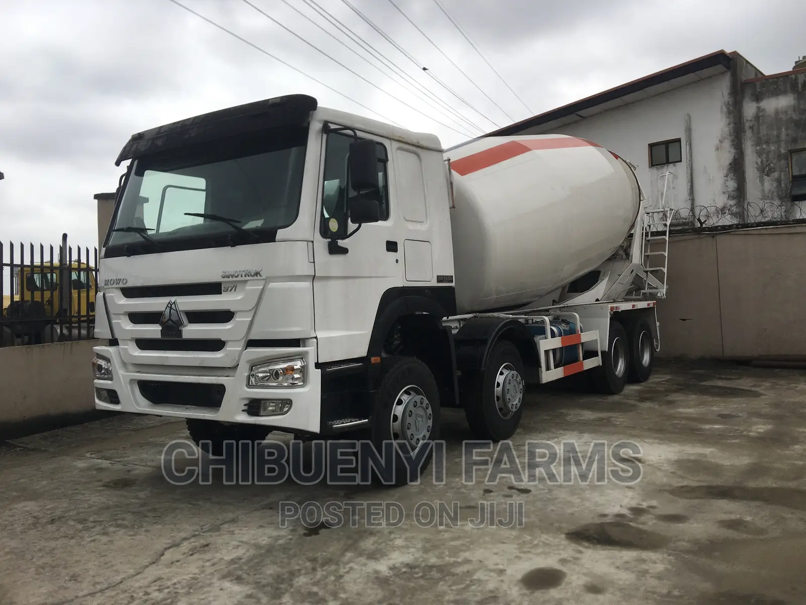 HOWO 317 Concrete Mixer Truck, 12 Tyres