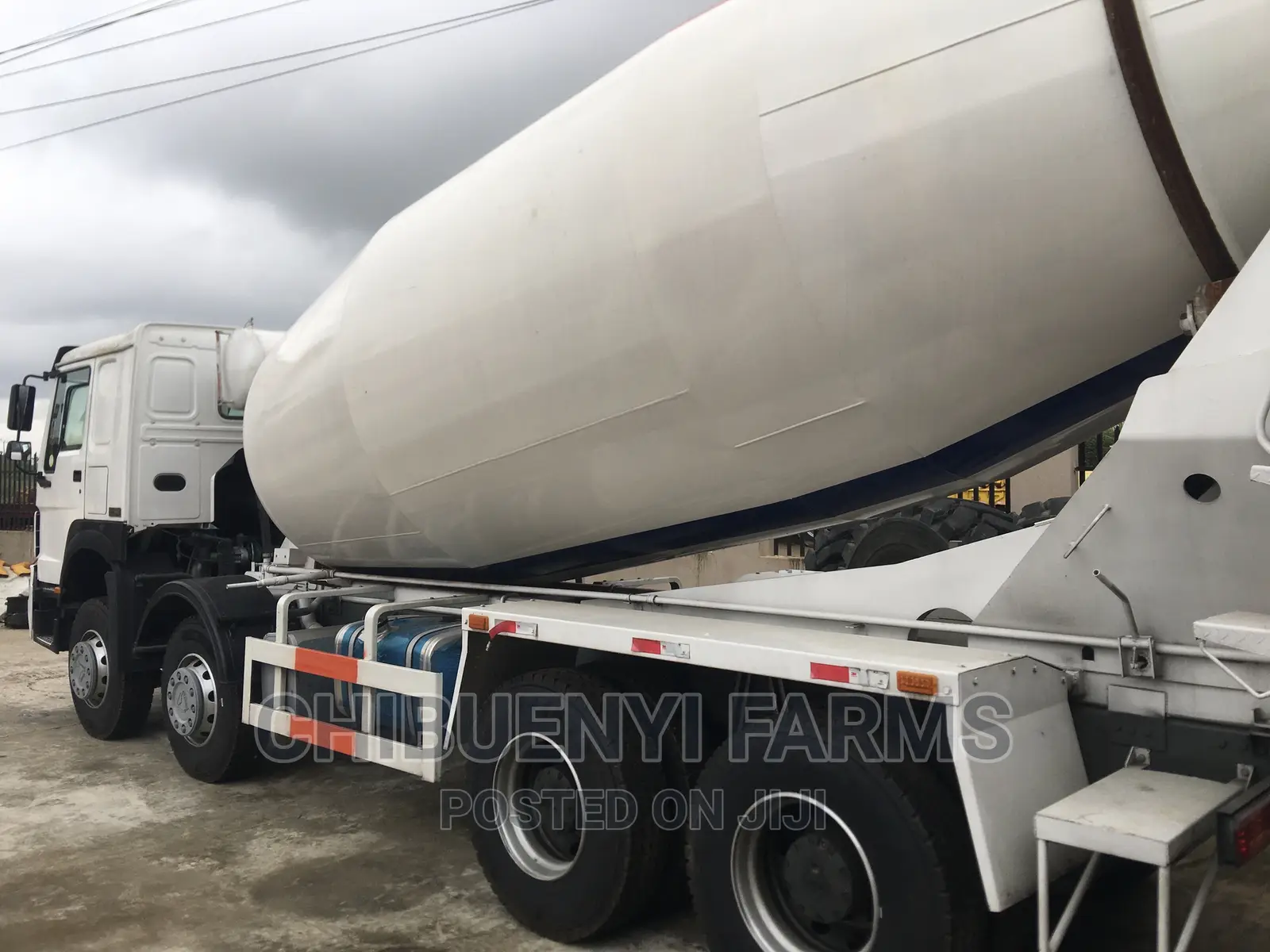 HOWO 317 Concrete Mixer Truck, 12 Tyres