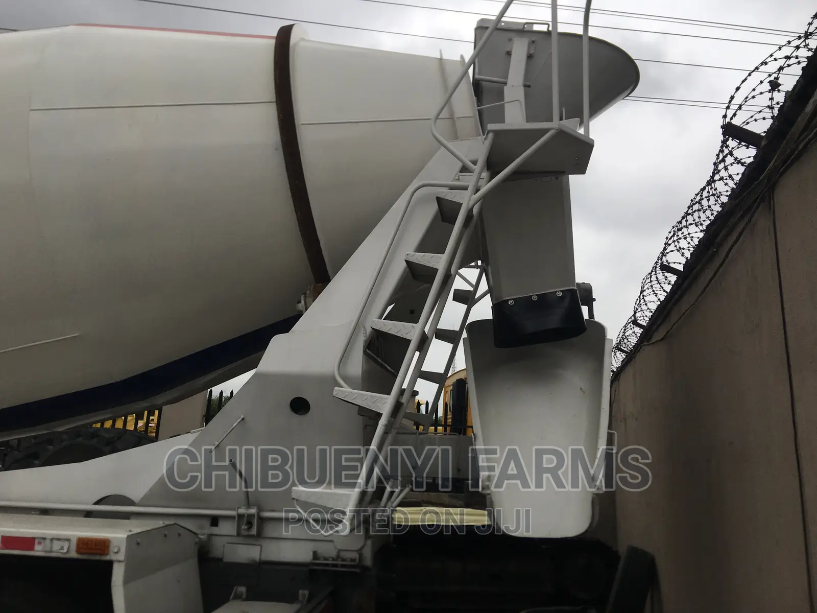 HOWO 317 Concrete Mixer Truck, 12 Tyres