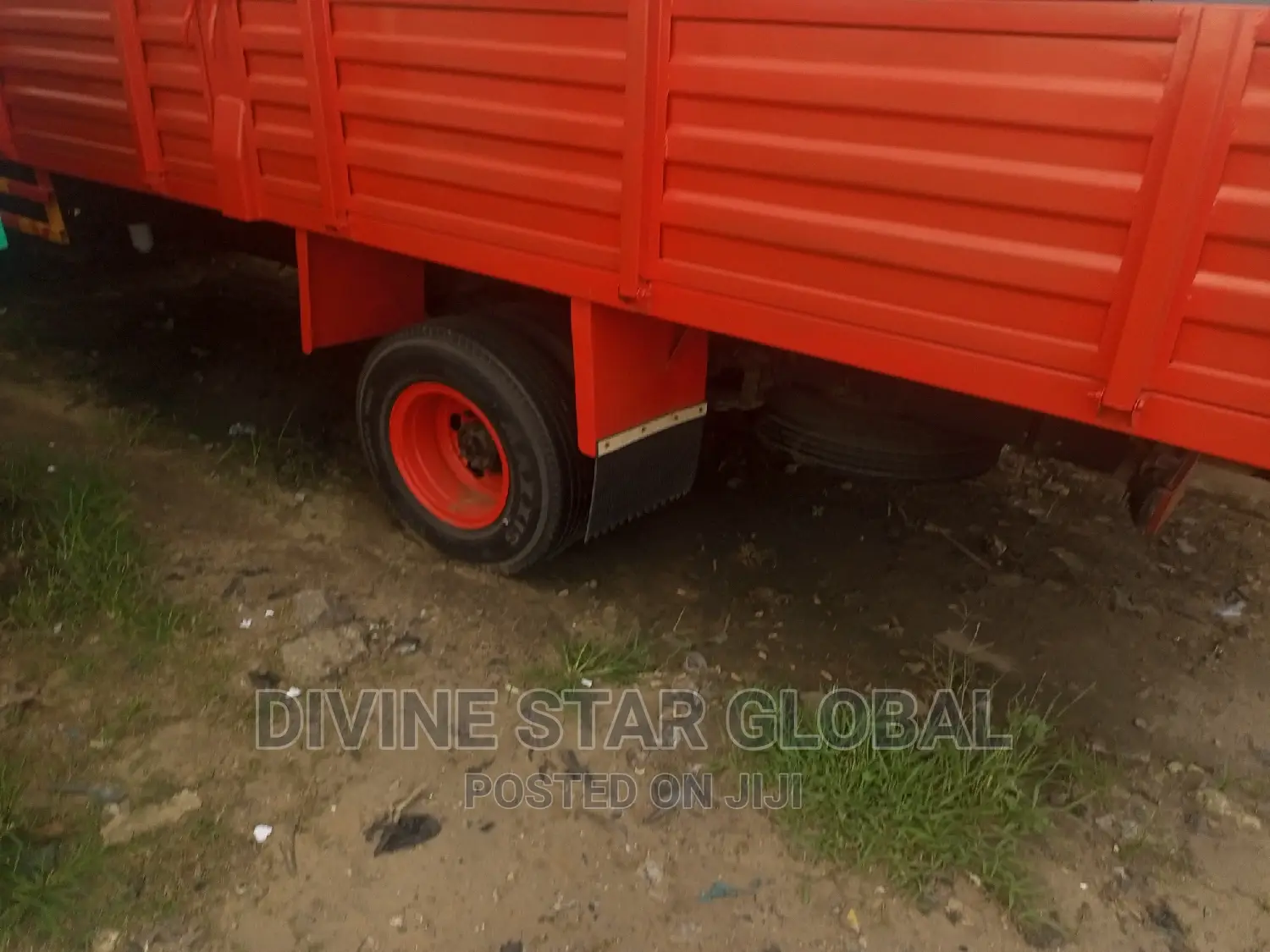 Toyota Dyna 2000 Red
