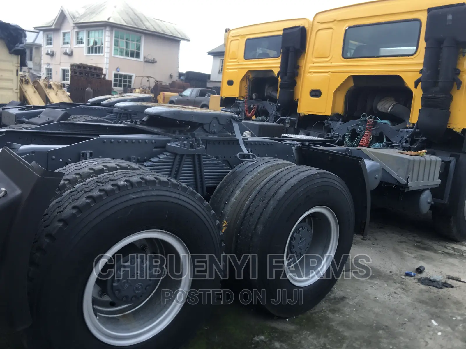 HOWO 371 ~ Trailer Head (10 Tyres)