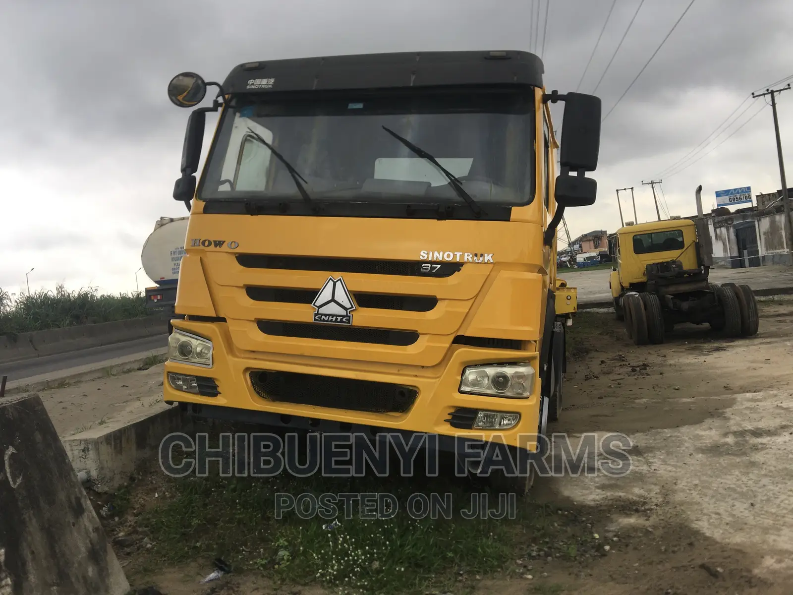 Howo 371, Low~Bed Truck (26 Tyres)
