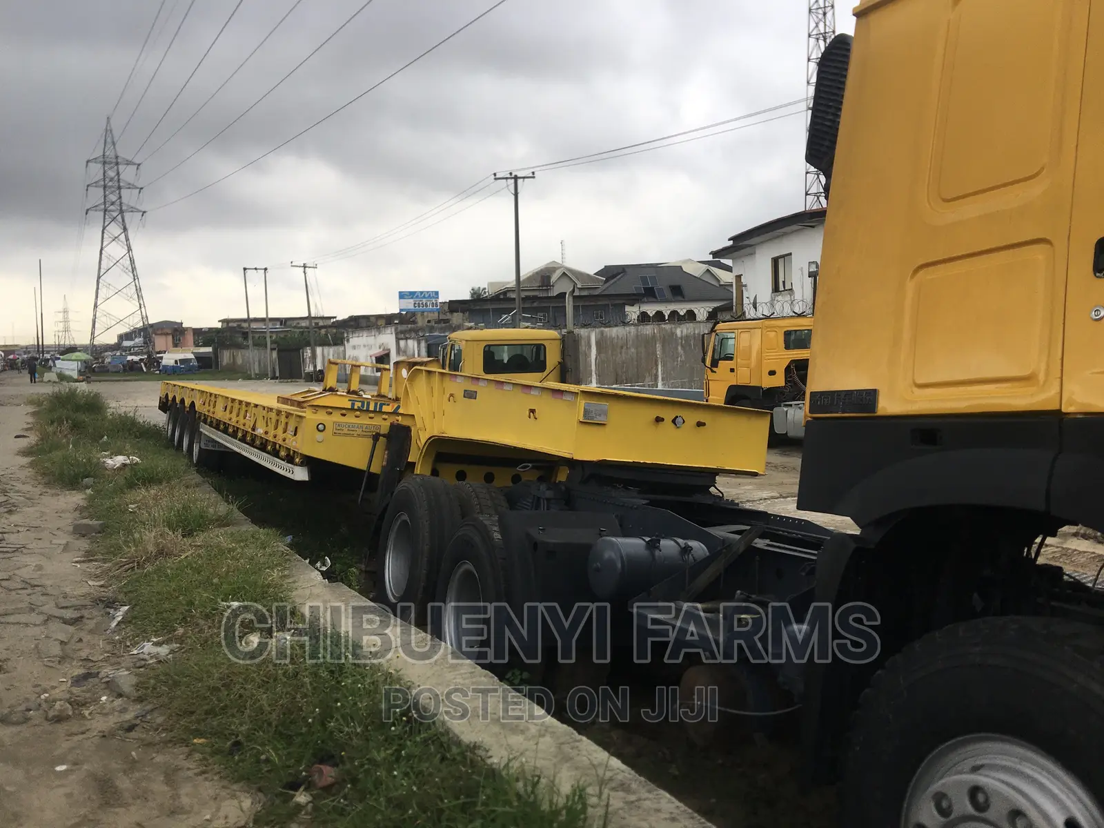 Howo 371, Low~Bed Truck (26 Tyres)