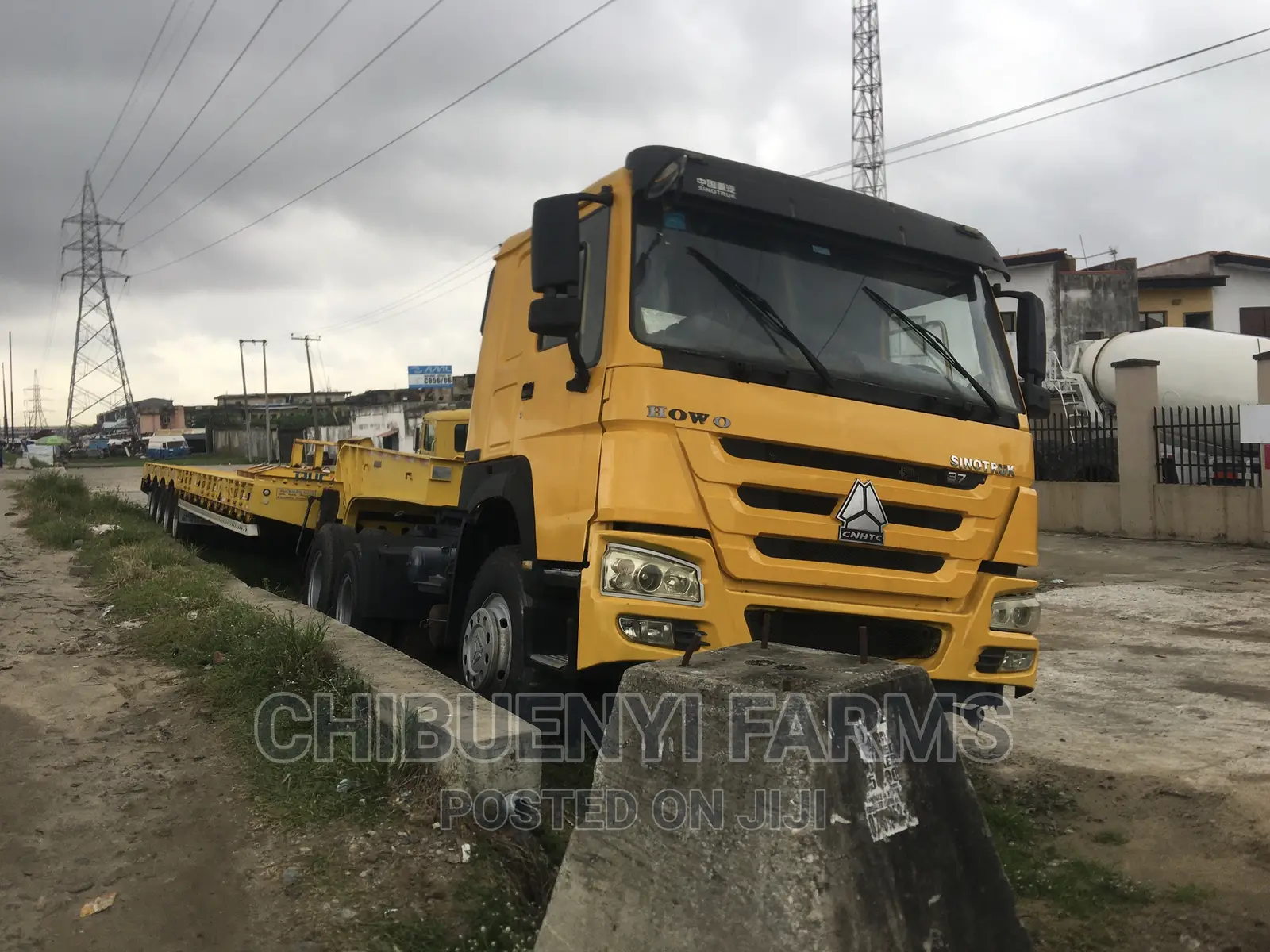 Howo 371, Low~Bed Truck (26 Tyres)