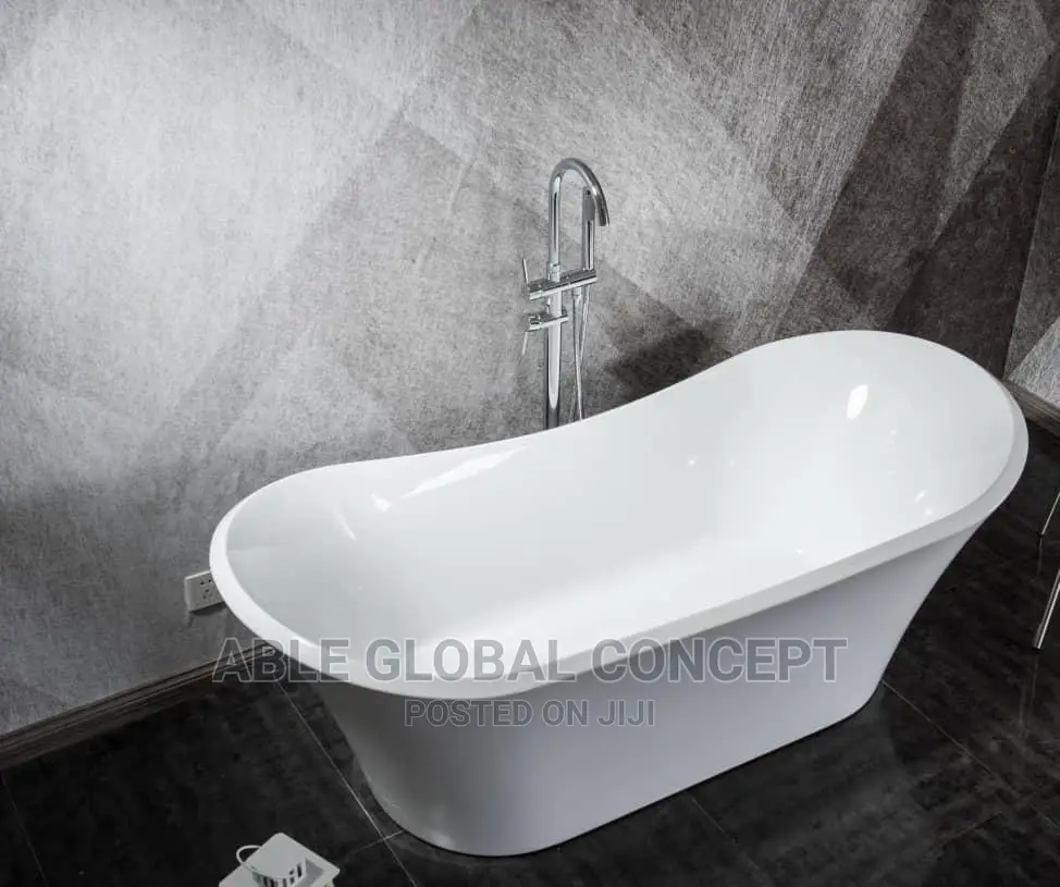 White Queen Bath Tub