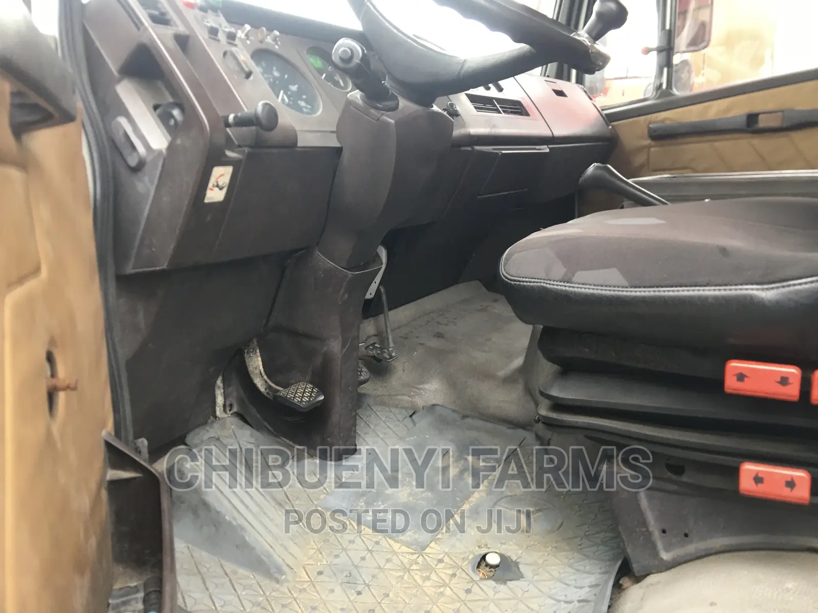Mecedeces 814 Truck-Head Calf/Chassis