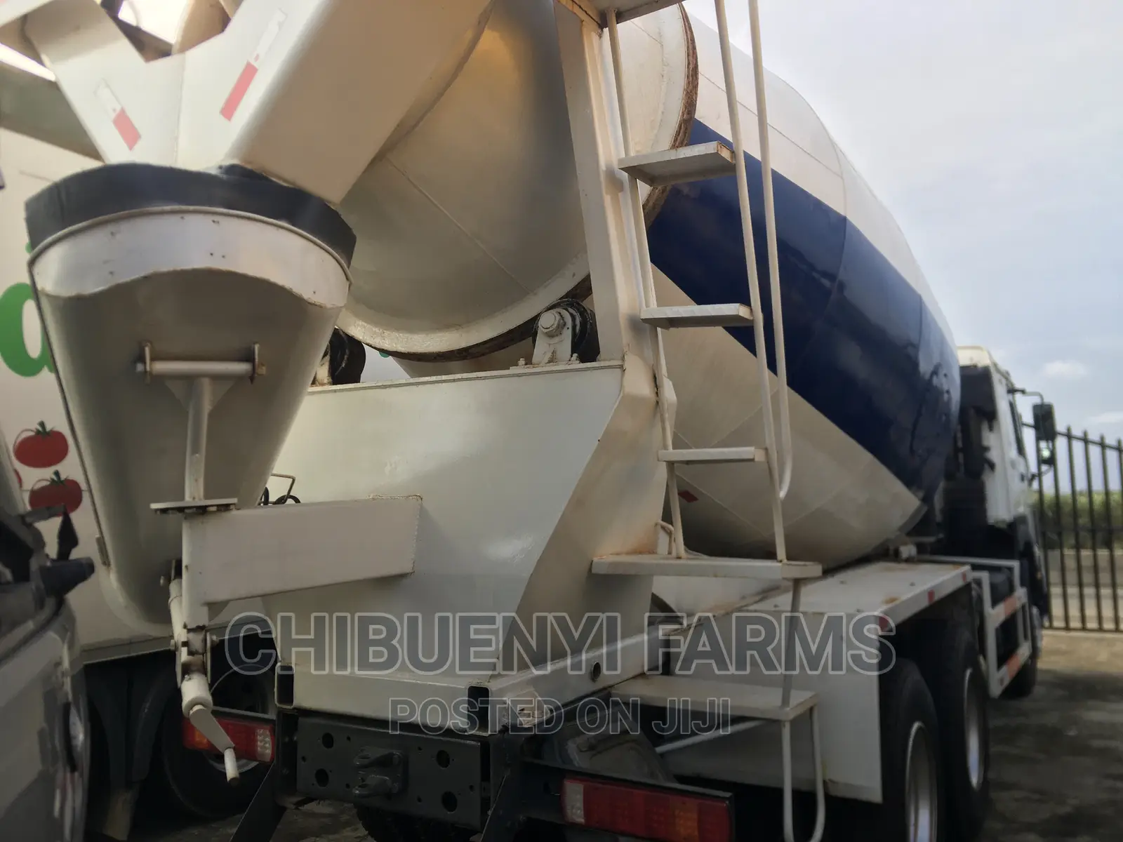 Howo Concrete Mixer Truck (10 Tyres)