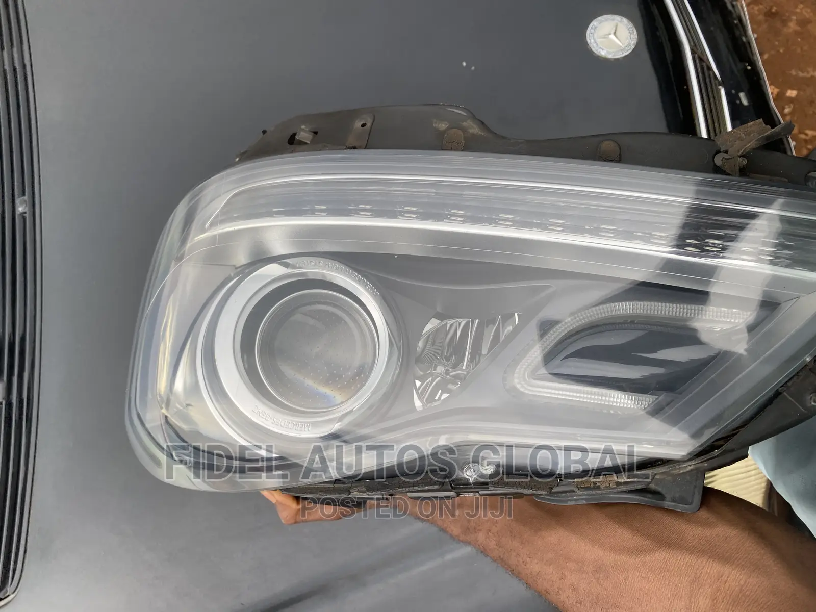 Mercedes-Benz C300 Headlamp Charger