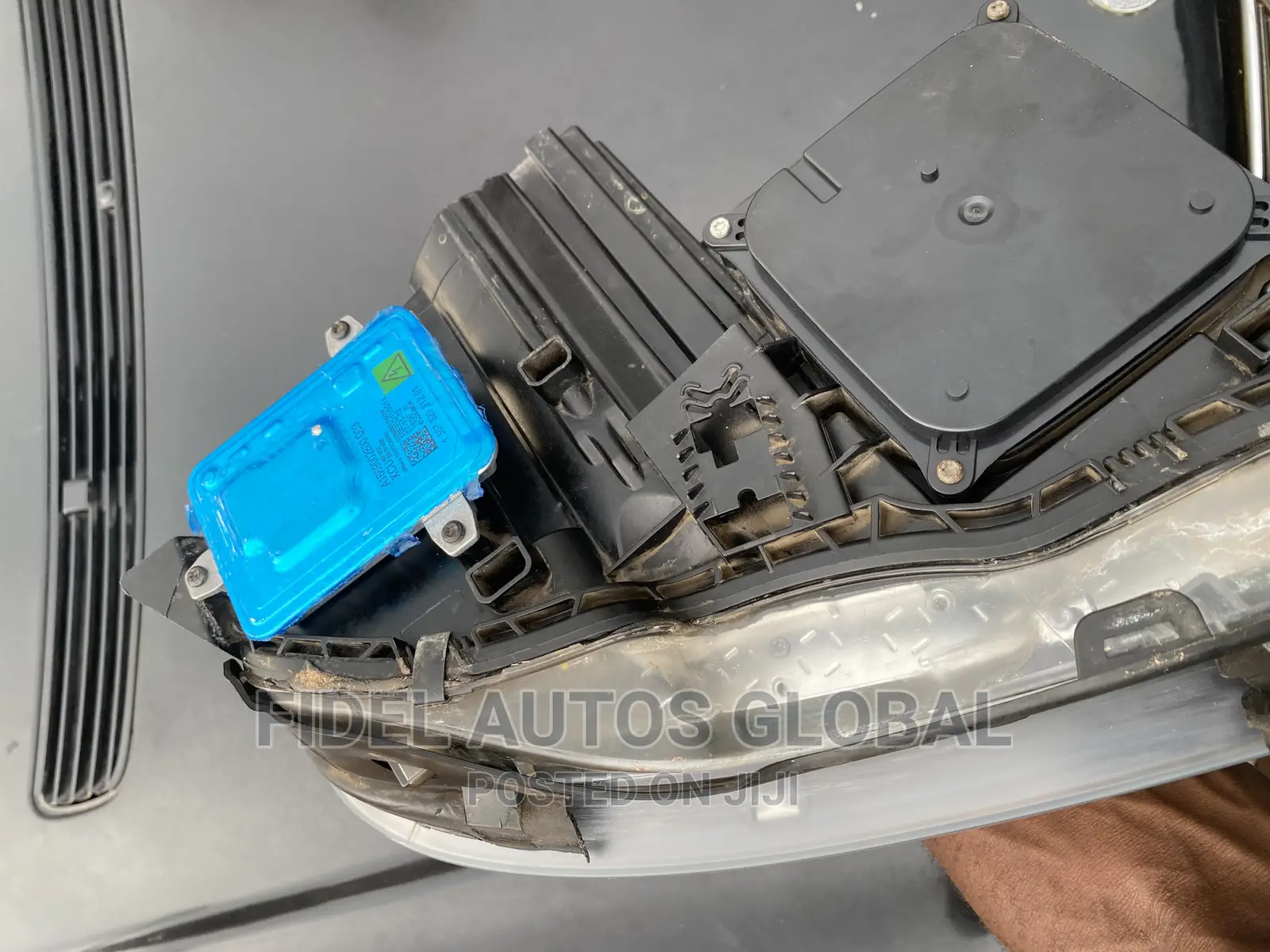 Mercedes-Benz C300 Headlamp Charger