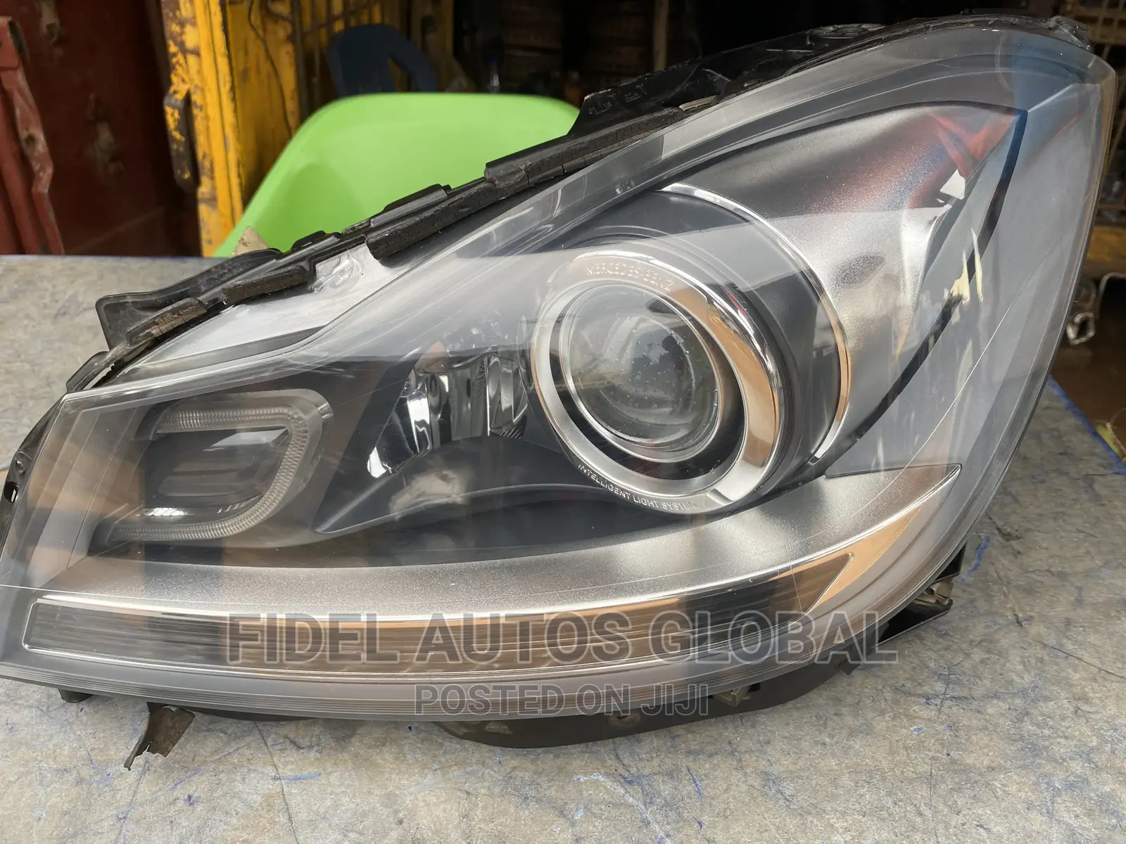 Mercedes-Benz C300 Headlamp Charger