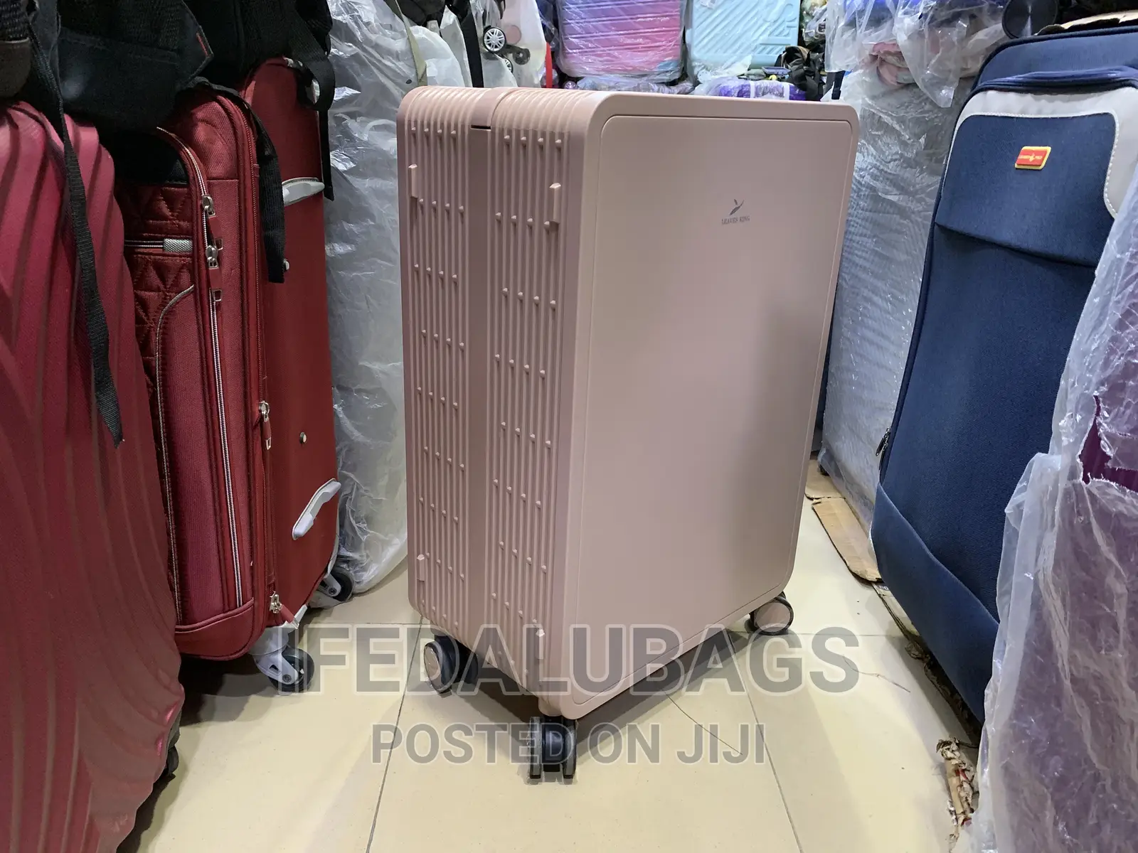 Medium Size Quality Luxury Big Pole Travel Luggage