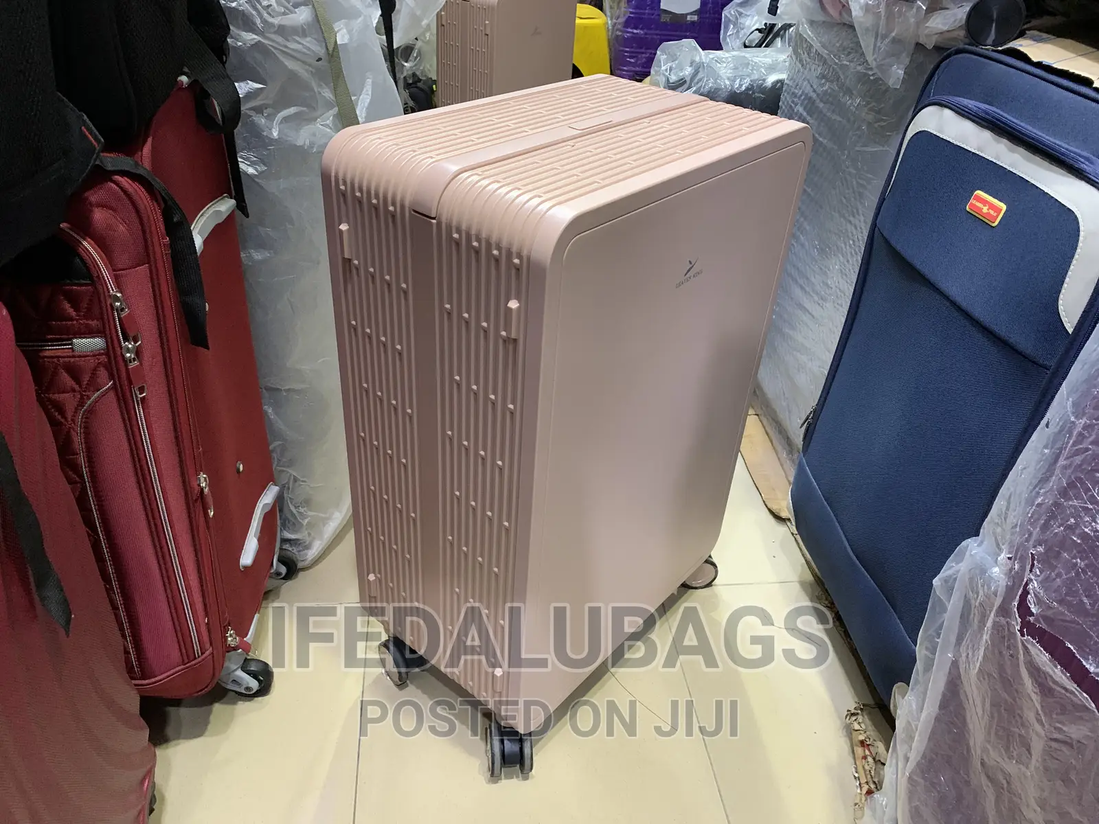 Medium Size Quality Luxury Big Pole Travel Luggage