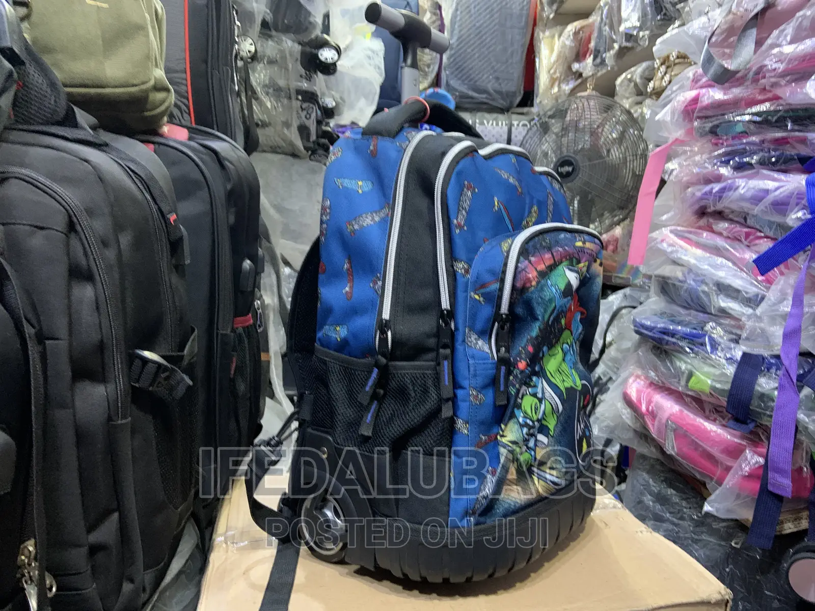 Quality Stock Material Back Pack With Wheels