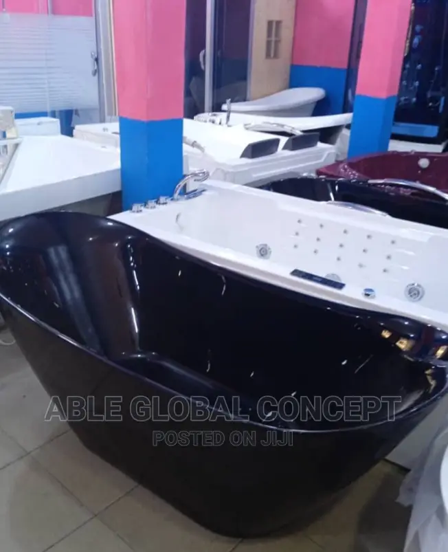 Unique Luxury White And Black Freestanding Acrylic Bathtub