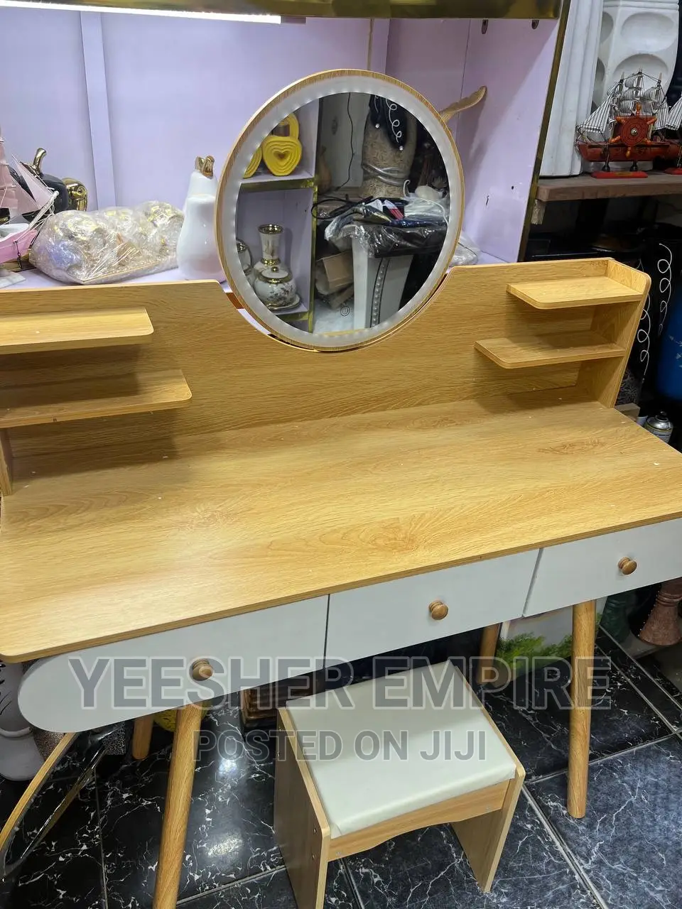 4 In 1 Dresser Set