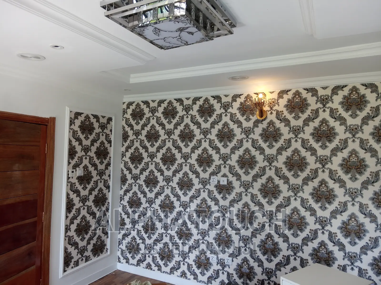 Wallpaper Installater