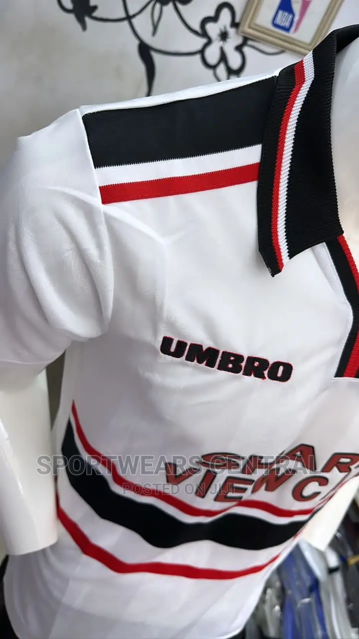 Original Man U White Vintage/Retro Umbro Jersey