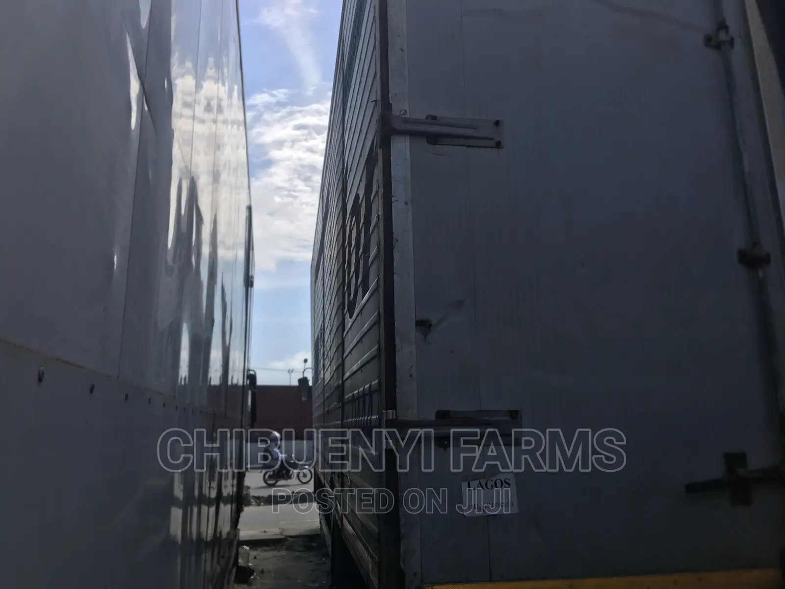 Mecedeces 1322, Container Body (15 Tons)