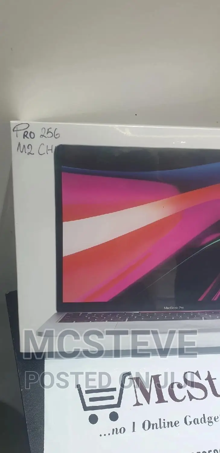 New Laptop Apple MacBook Pro 2022 M2 8GB Apple M2 SSD 256GB