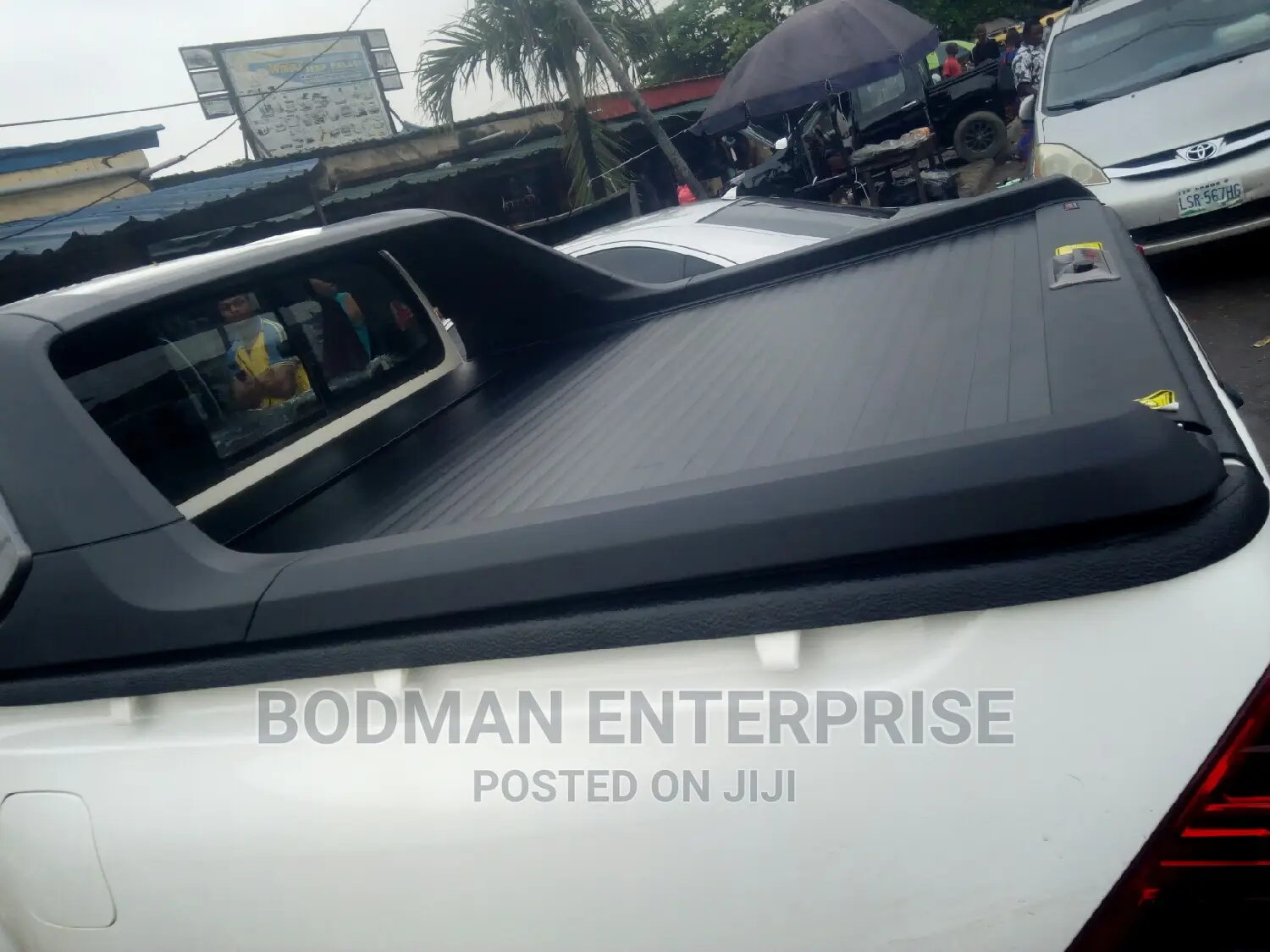 Rolling Boot Cover With Complete Spoiler TRD Hilux =