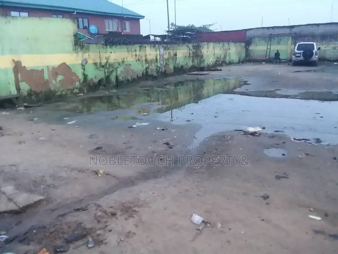 Dry Table Land Off the Major Road at Ojo