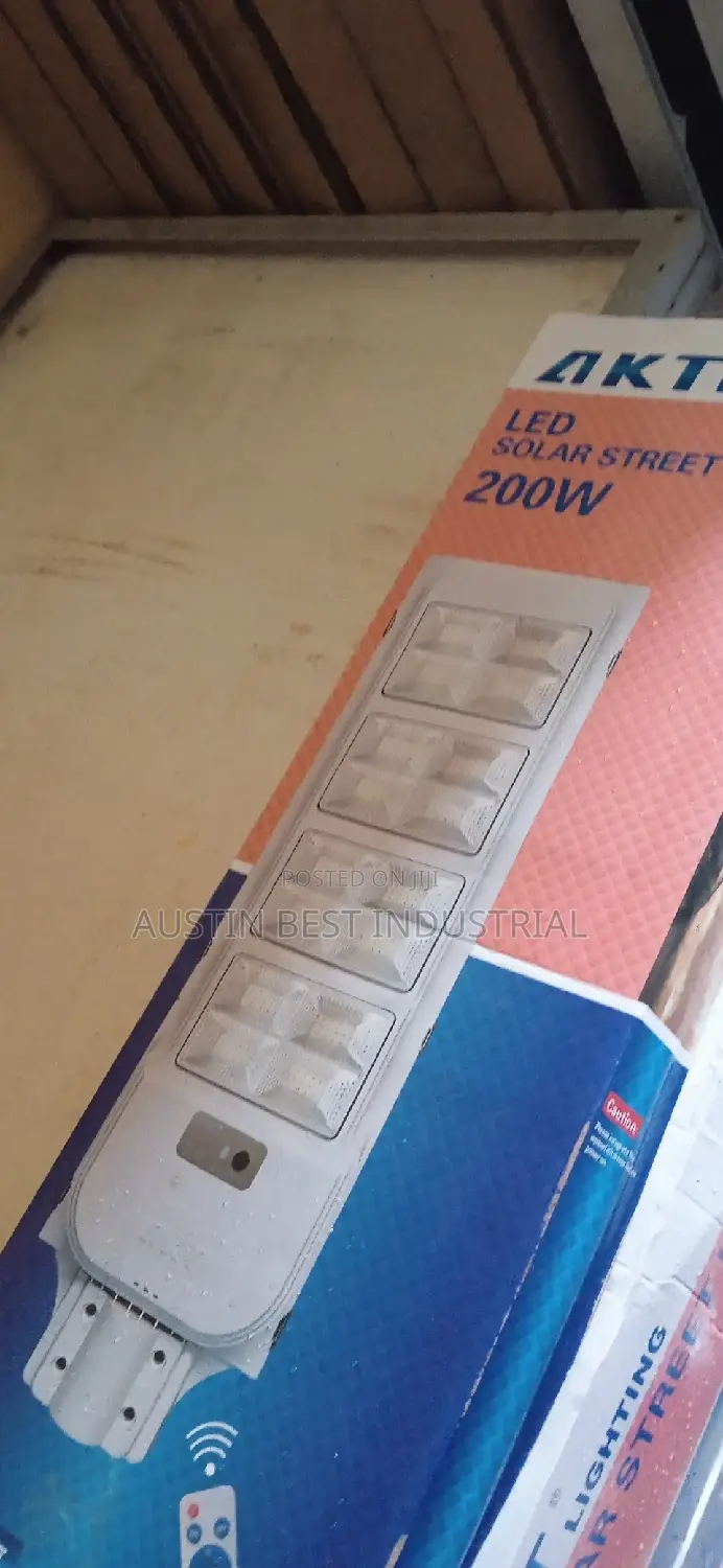 AKT 200W Solar Street Light All in One