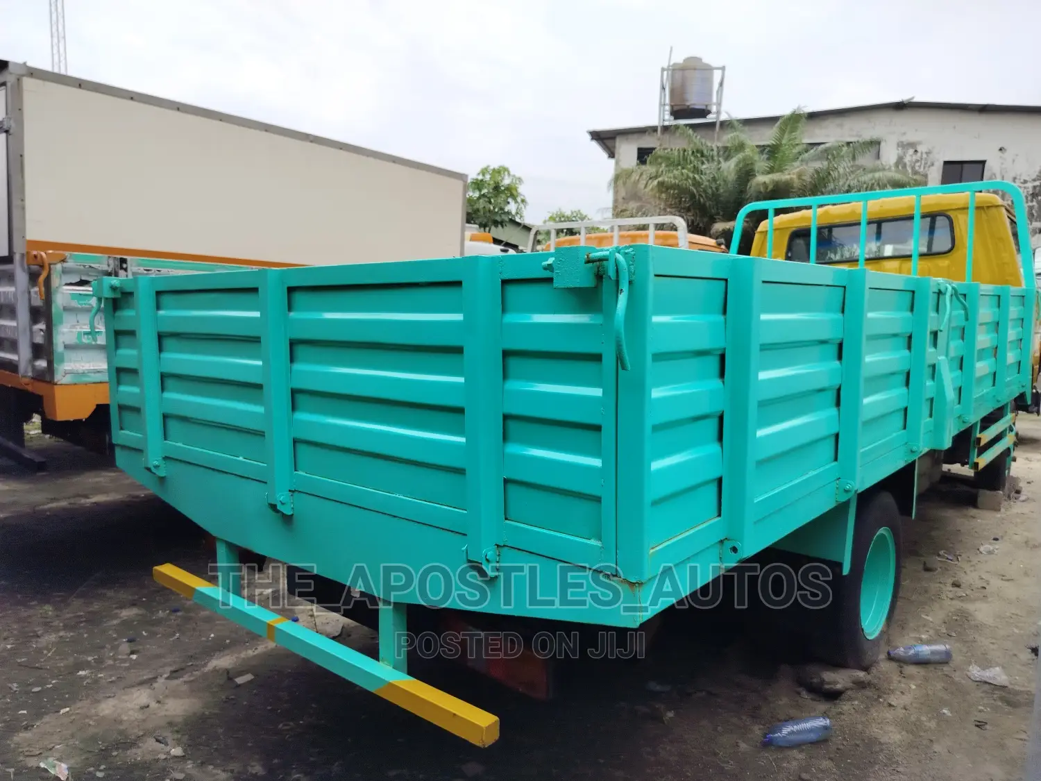 Toyota Dyna Yellow Six Tyres