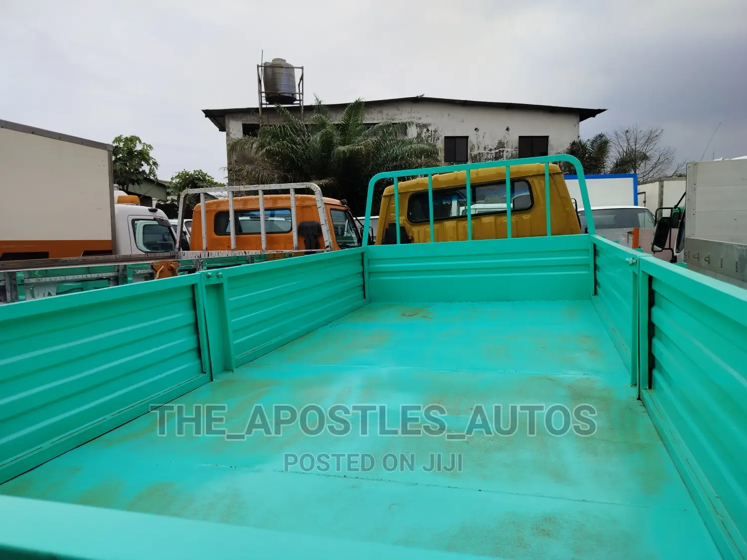 Toyota Dyna Yellow Six Tyres
