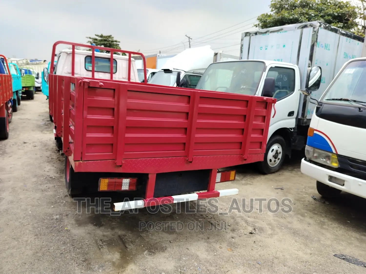 Toyota Dyna 200 Long Bucket