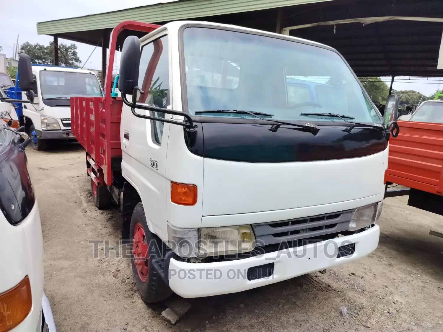Toyota Dyna 200 Long Bucket