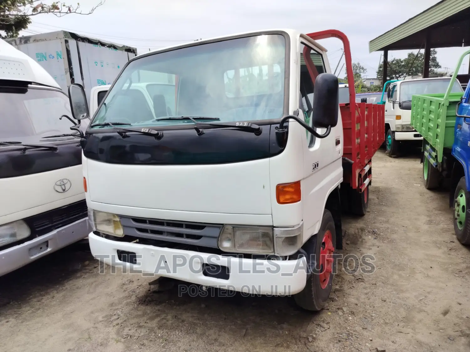 Toyota Dyna 200 Long Bucket
