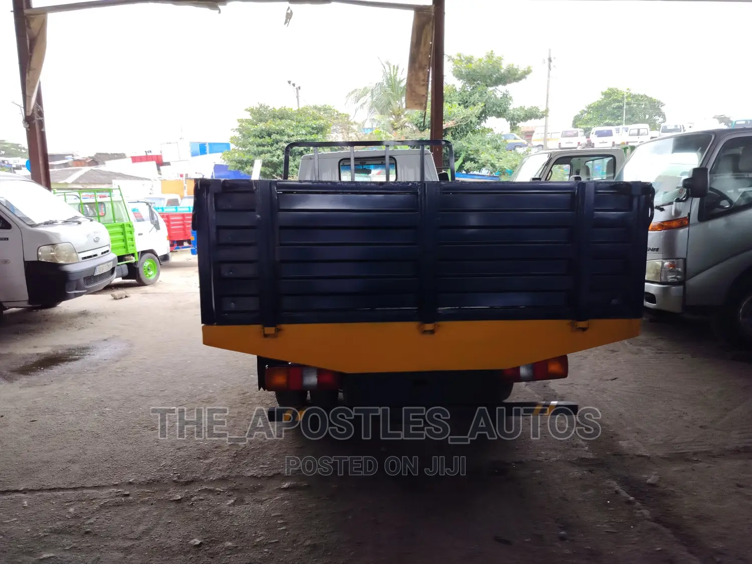 Toyota Dyna 200 White Colour