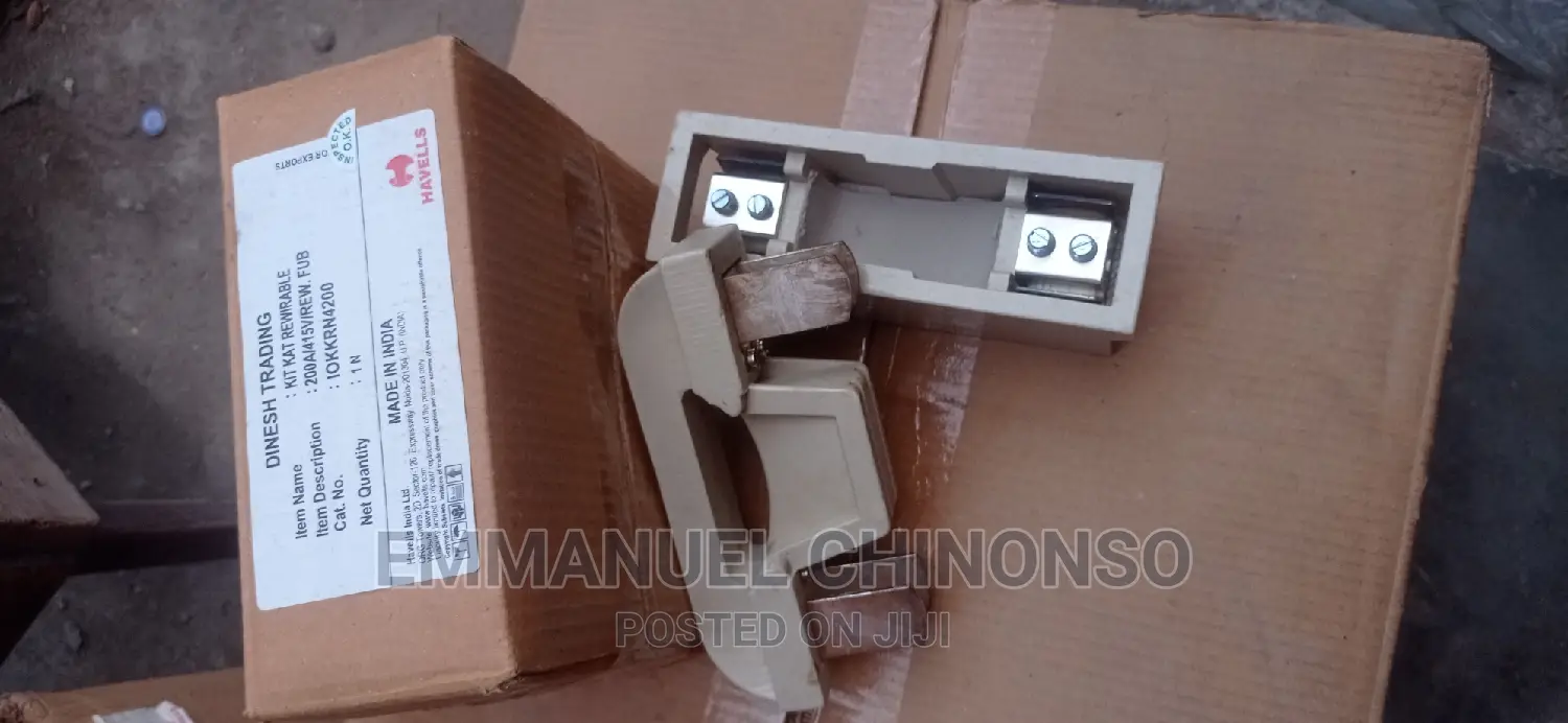 200A Havels Fuse and Base