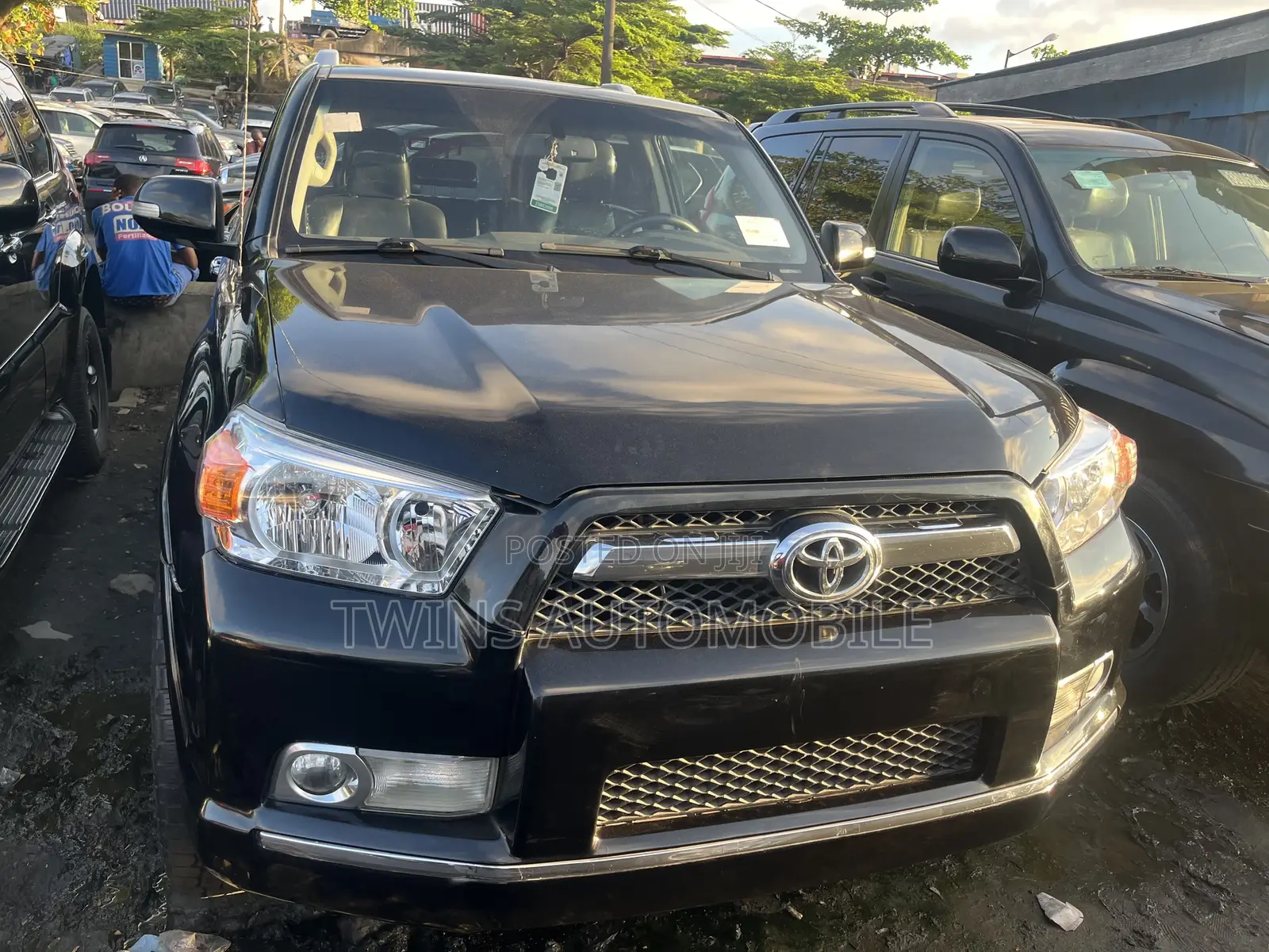 Toyota 4-Runner Limited 4WD 2011 Black