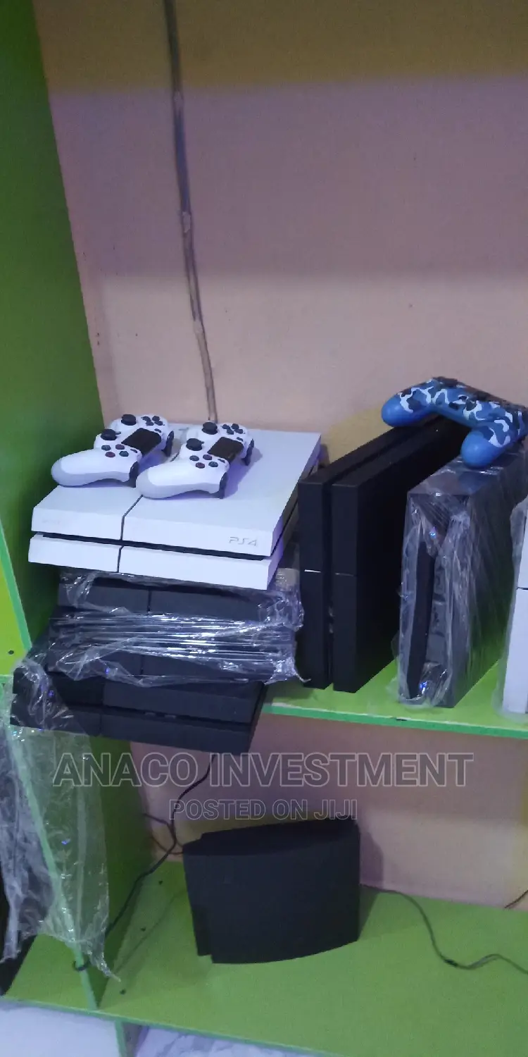 Playstation 4 London Direct With 10games