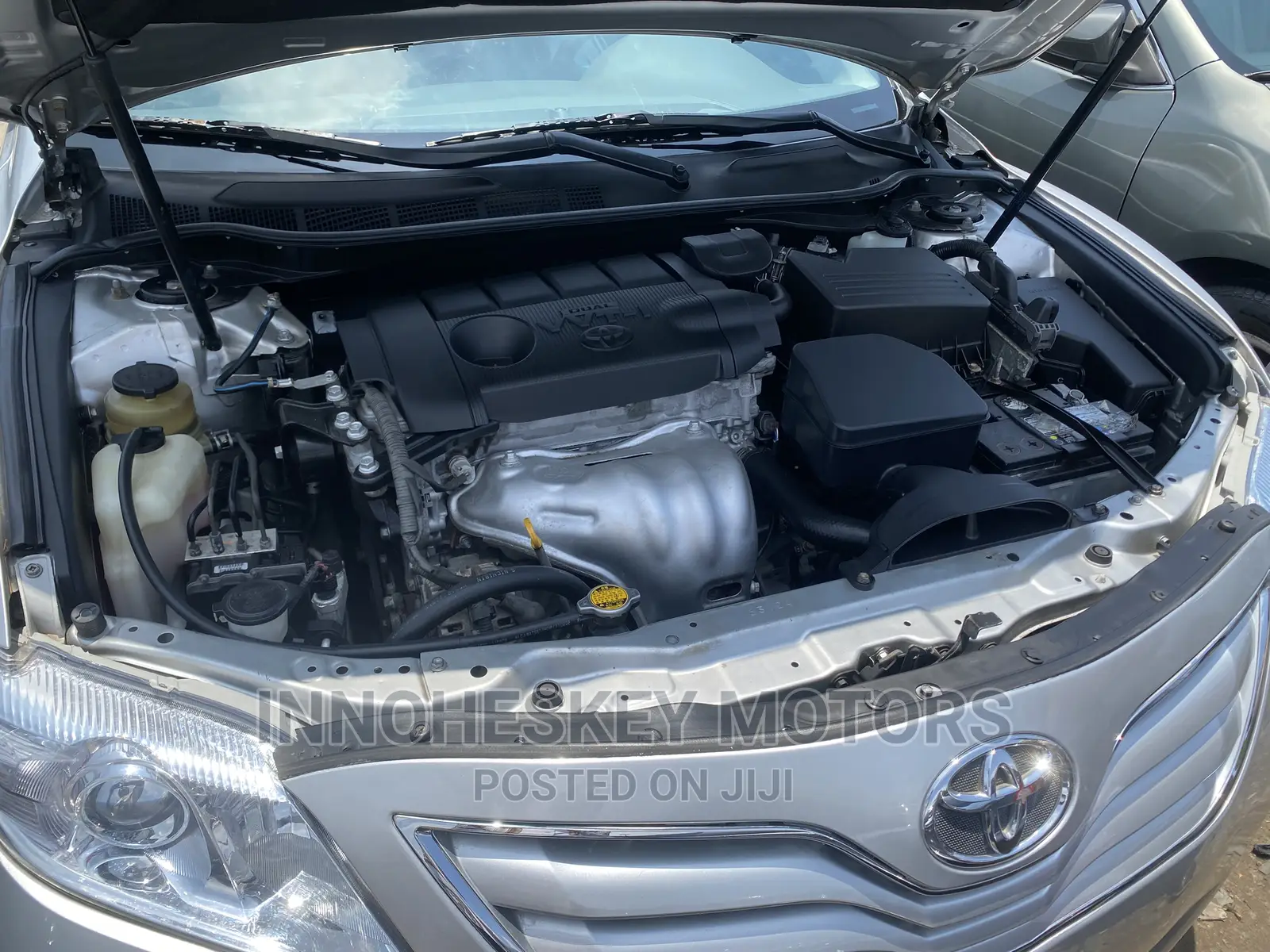 Toyota Camry 2010 Silver