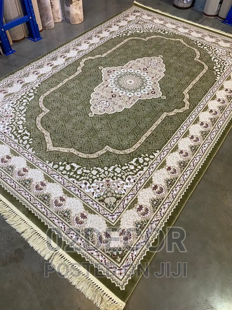 Beige Color Arabian Center Rugs (5/7 and 7/10)