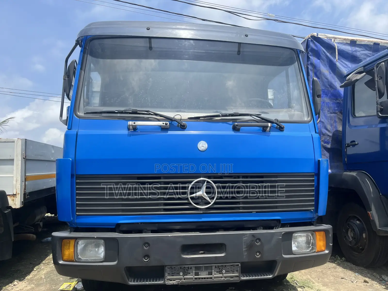 Mercedes-Benz Follow Come Bucket