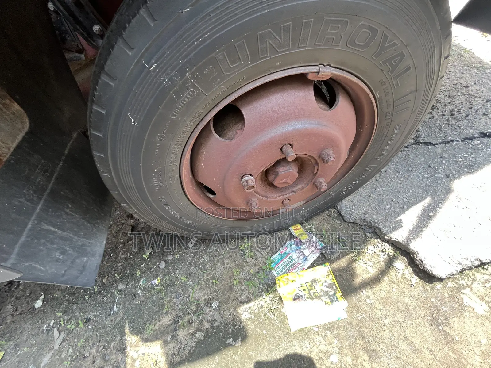 Mercedes-Benz Follow Come Bucket