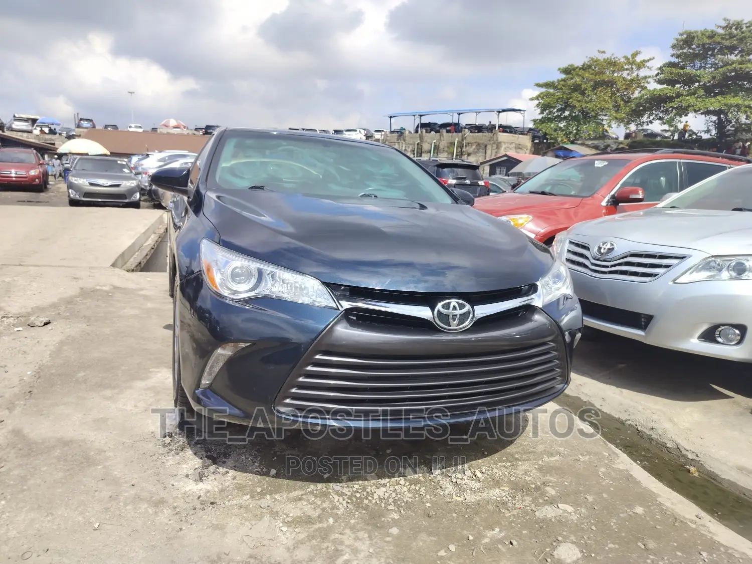 Toyota Camry 2016 Blue