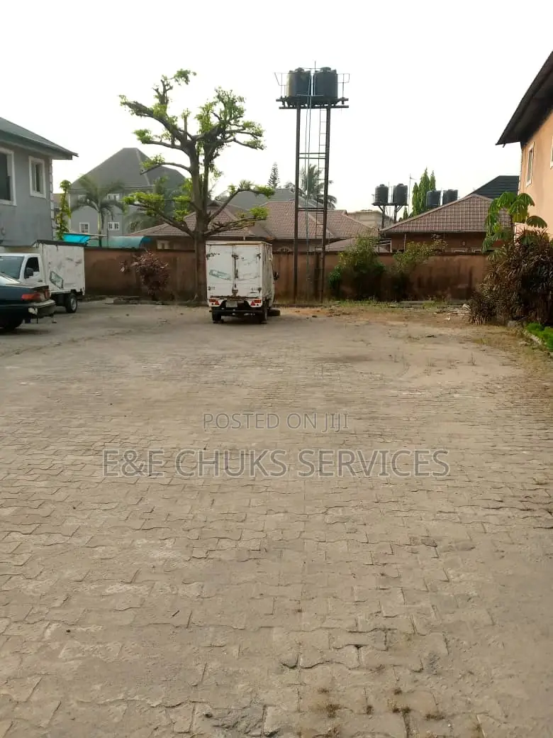 700 Square Meters Warehouse to Lease