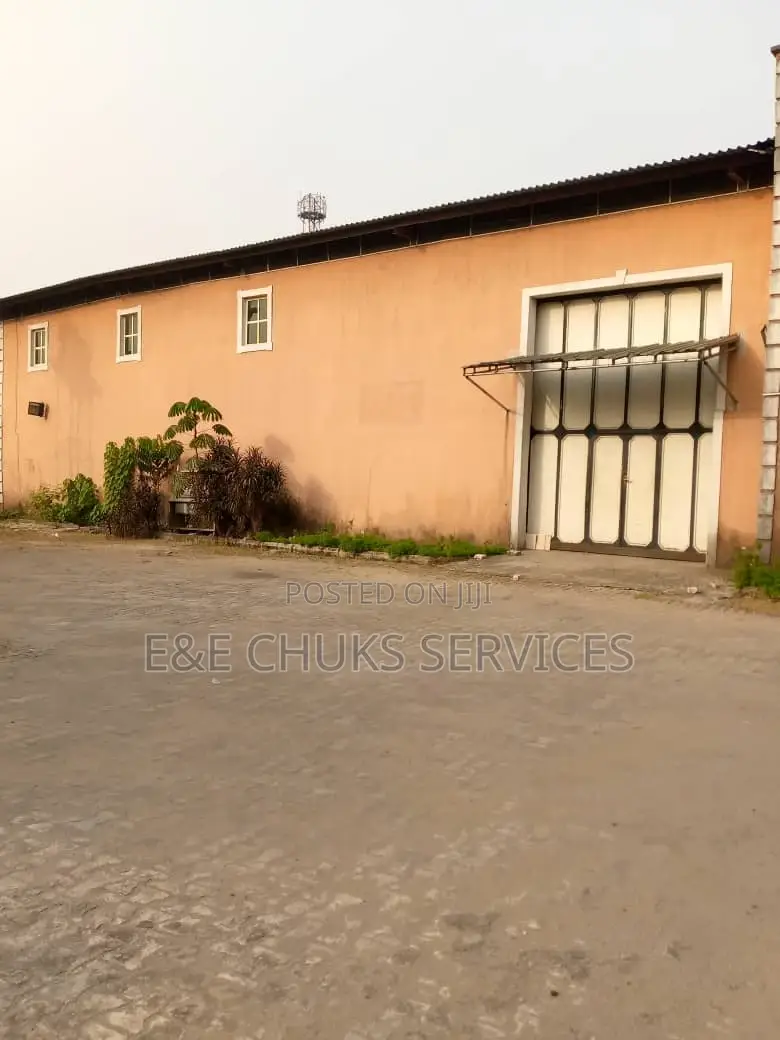 700 Square Meters Warehouse to Lease